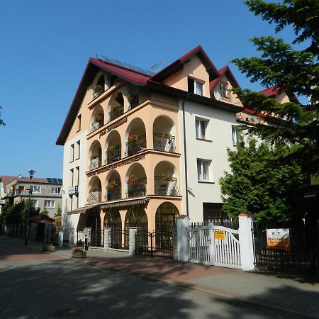 Pod Arkadami Darlowko Exterior photo